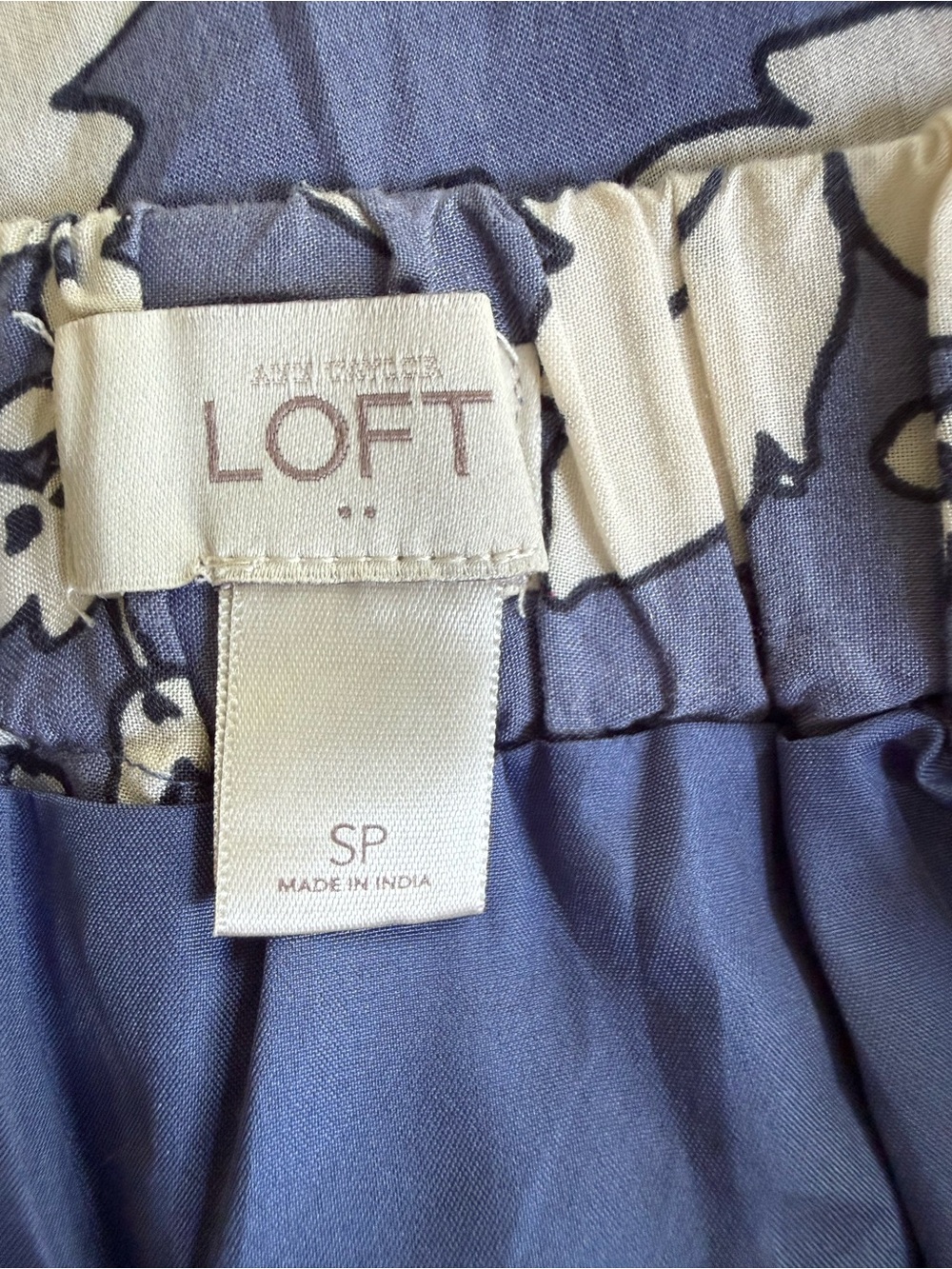 LOFT Blue Floral Botanical Midi Column Skirt Side Slits Size SP Petite - Picture 7 of 13